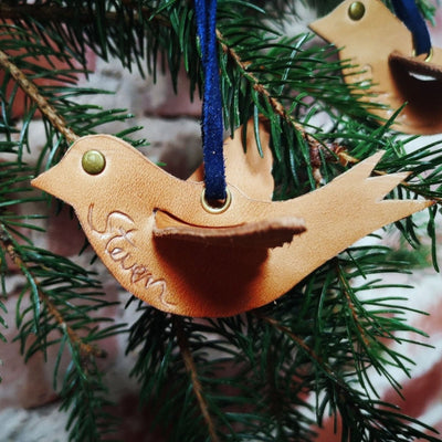 Personalisierter Weihnachtsbaum - Schmuck "Vogel", Leder - 